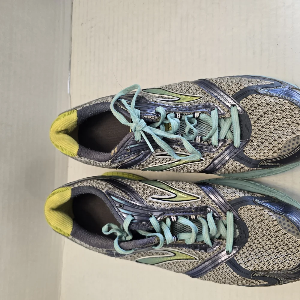 Brooks Gray and Yellow‎ Athletic Shoes with Breathable Mesh and Modern Design